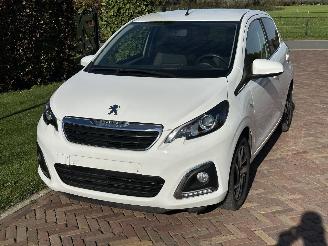 Peugeot 108 Allure picture 10
