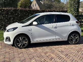 Peugeot 108 Allure picture 2