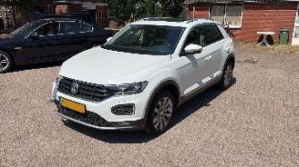 Volkswagen T-Roc 1.5 panodak picture 1
