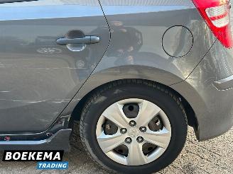Hyundai I-30 1.4i i-Motion Business Climate Stoelverw. picture 8