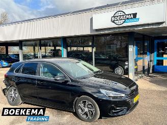 Auto incidentate Hyundai I-30 1.5 T-GDi MHEV Stoel/Stuur Verwarming + Ventilatie Navigatie Camera 2020/11