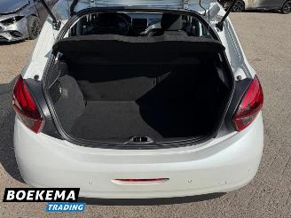 Peugeot 208 1.2 PureTech Blue Lion Navigatie Airco Cruise picture 18