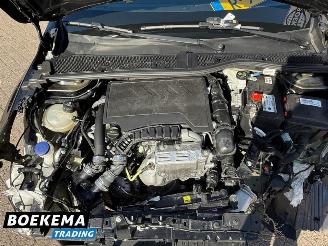 Peugeot 208 1.2 PureTech GT-Line Navigatie Clima Keyless Lane-Ass picture 9