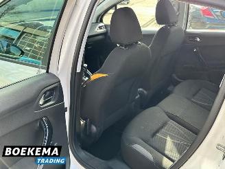 Peugeot 208 1.2 e-VTi Active Automaat Navigatie Climate picture 14