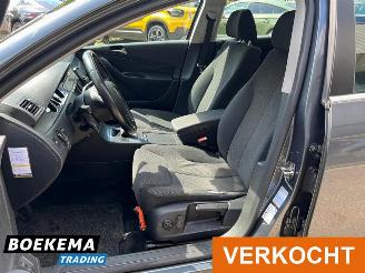 Volkswagen Passat Variant 1.9 TDI Comfortline BlueMotion Climate Cruise PDC picture 11