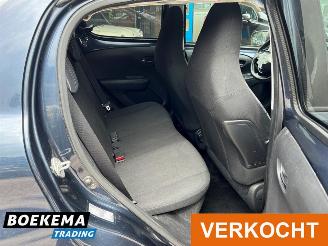 Peugeot 108 1.0 e-VTi Allure Navigatie Cruise Airco LM-Velgen picture 16