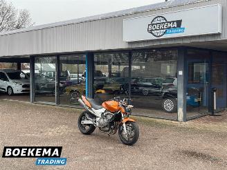 krockskadad bil motor Honda CB 600 F Hornet 2004/2