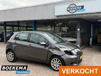Vaurioauto  passenger cars Toyota Yaris 1.3 VVTi Sol MMT Automaat Leer Airco 2008/3