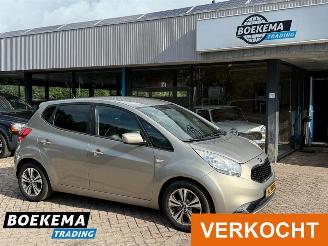 Vaurioauto  passenger cars Kia Venga 1.6 CVVT DynamicPLusLine Navigatie Camera Cruise Climate 2015/11