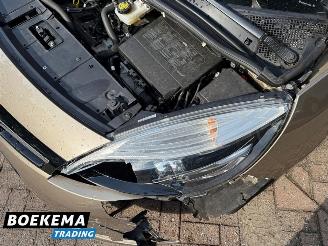 Renault Scenic 1.2 TCe 131PK Limited Navigatie Climate 6-Hand picture 11
