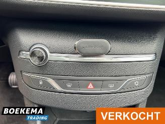 Peugeot 308 SW 1.6 HDI Executive Panorama Navi Climate Cruise PDC Trekhaak picture 23