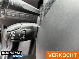 Peugeot 308 SW 1.6 HDI Executive Panorama Navi Climate Cruise PDC Trekhaak picture 20