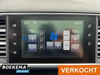 Peugeot 308 SW 1.6 HDI Executive Panorama Navi Climate Cruise PDC Trekhaak picture 22