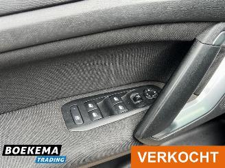 Peugeot 308 SW 1.6 HDI Executive Panorama Navi Climate Cruise PDC Trekhaak picture 17