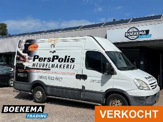 krockskadad bil bedrijf Iveco Daily 35S12V 330 H2 Geveerde Stoel Trekhaak Schuifdeur 2009/7