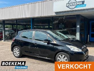 skadebil auto Peugeot 208 1.2 e-VTi Automaat Cruise Airco 2013/11