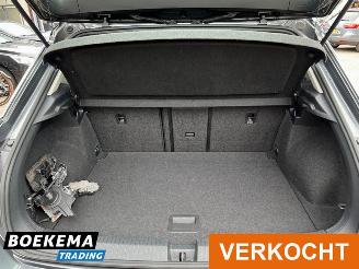 Volkswagen T-Roc 1.0 TSI Style Led Navigatie Cruise PDC Stoelverw. picture 18