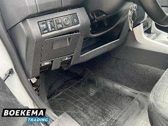 Isuzu D-Max 1.9 Extended Cab X-Country Automaat 4X4 3500KG Trekgewicht picture 36