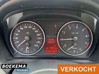 BMW 3-serie 325i High Exec. Pano Leder Xenon Navi Clima Cruise PDC picture 26