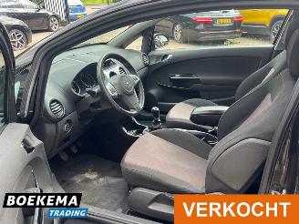 Opel Corsa 1.4 16V Sport Airco Glazen Dak picture 10