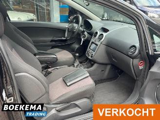 Opel Corsa 1.4 16V Sport Airco Glazen Dak picture 15