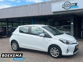 skadebil auto Toyota Yaris 1.5 Full Hybrid Aspiration Climate Cruise Navi Camera 2014/9
