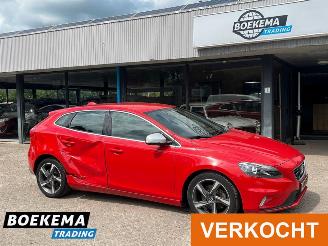 skadebil auto Volvo V-40 1.6 T2 Summum R-Design Navi Climate Cruise PDC 2015/4