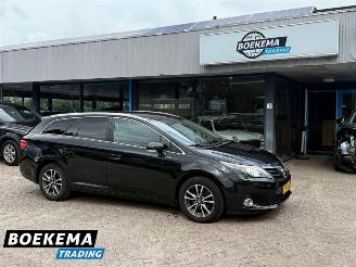 skadebil auto Toyota Avensis wagon 1.8 VVTi Business Navigatie Harman Kardon Camera PDC Cruise 2013/5