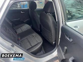 Kia Stonic 1.0 T-GDi MHEV Dynamic Automaat Navigatie Camera picture 22