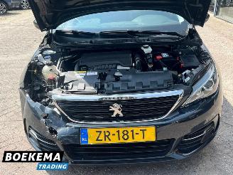 Peugeot 308 SW 1.2 PureTech Blue Lease Navigatie Climate Cruise picture 10
