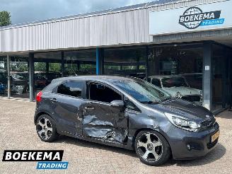 Damaged car Kia Rio 1.2 CVVT Super Pack Keyless Climate Cruise PDC 2013/5