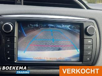 Toyota Yaris 1.3 VVT-i Navigatie Cruise Airco Camera Trekh. picture 27