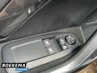 Peugeot 2008 1.2 PureTech Automaat Navi Cruise PDC picture 19