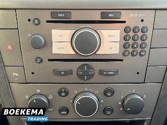 Opel Signum 2.2 16V Executive 155PK Aut Navi Cruise PDC Trekh. picture 27