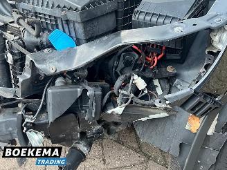 Volkswagen Tiguan 2.0 TDI Comfort&Design Pano Stoelverw. Cruise Climate PDC Trekh. picture 14
