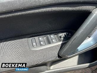 Peugeot 308 SW 1.2 PureTech Executive Glazen-Dak Navigatie Climate Cruise picture 15