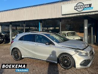 skadebil auto Mercedes A-klasse 180 Prestige AMG Panorama Navigatie Stoelverw. Airco PDC 2016/8