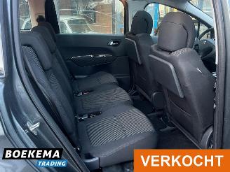 Peugeot 5008 1.6 THP ST Aut Panorama Navigatie Climate Cruise PDC Glazen dak picture 17