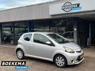 Damaged car Toyota Aygo 1.0 VVT-i Comfort Airco 2012/6