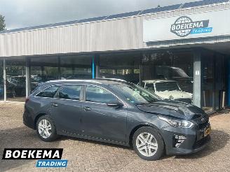 Schadeauto Kia Ceed 1.0 T-GDi Led Navi Climate Camera Cruise PDC 2019/11