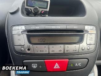 Peugeot 107 1.0-12V XS Airco 5-Deurs picture 21