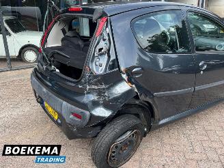 Peugeot 107 1.0-12V XS Airco 5-Deurs picture 6