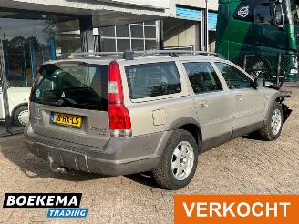 Volvo Xc-70 2.4 T Comfort Line 200 PK Leder Airco Cruise Trekh. picture 2
