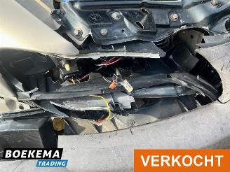 Volvo Xc-70 2.4 T Comfort Line 200 PK Leder Airco Cruise Trekh. picture 13