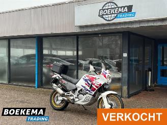 krockskadad bil motor Honda Africa Twin XRV 750 All Road Leovince Koffer 1998/2