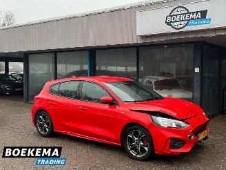 Schadeauto Ford Focus 1.0 Eco ST Line 125PK B&O Navi Climate Cruise PDC Trekh. 2019/8