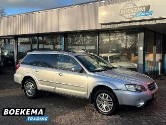 skadebil auto Subaru Outback 2.5i 4WD Comfort Pano Navi Climate Cruise Stoelverw. Trekh. 2006/9