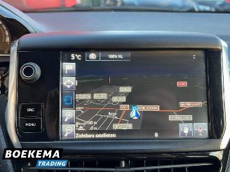 Peugeot 208 1.2 PureTech Style Navi Climate Cruise PDC picture 26