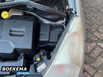 Peugeot 207 1.4 VTi Sublime 5-Drs Airco picture 12