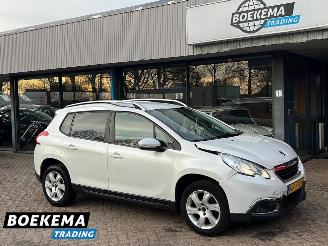 skadebil auto Peugeot 2008 1.2 VTi Active Premium Navi Cruise Airco PDC Trekh. 2014/3